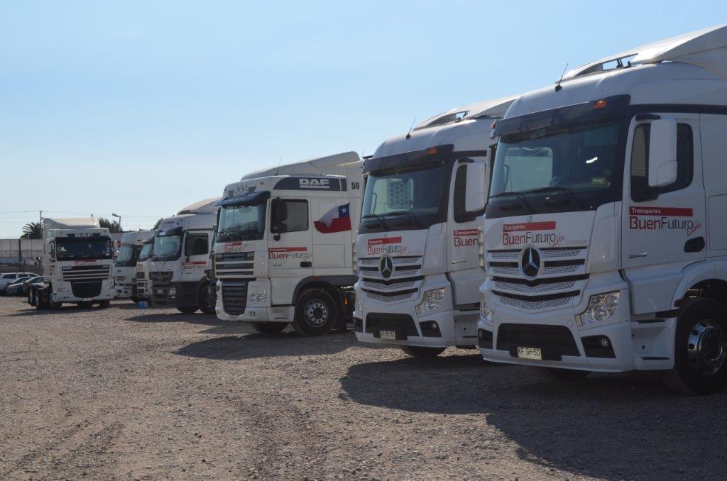 Flota de camiones de Transportes Buen Futuro